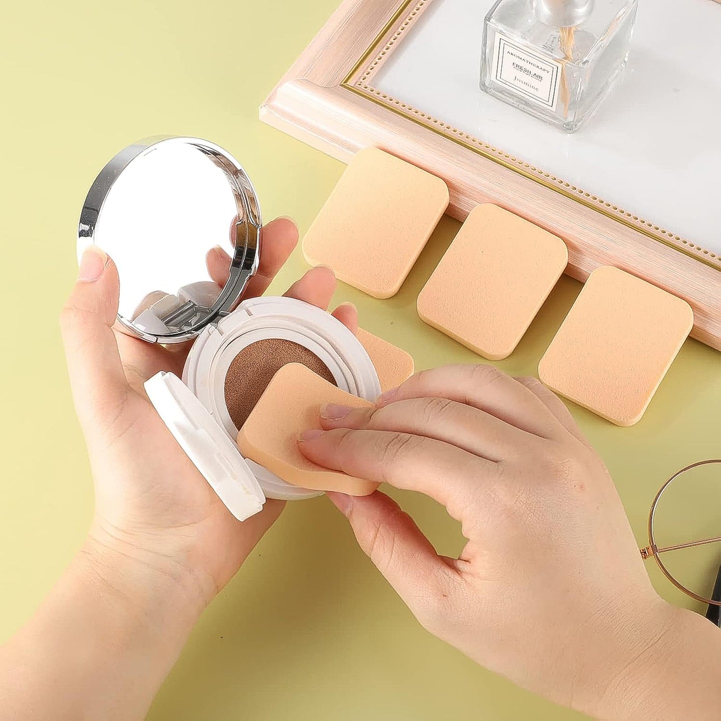 LuxeBlend Sponge Collection™ – 6 premium beauty sponges for all makeup.