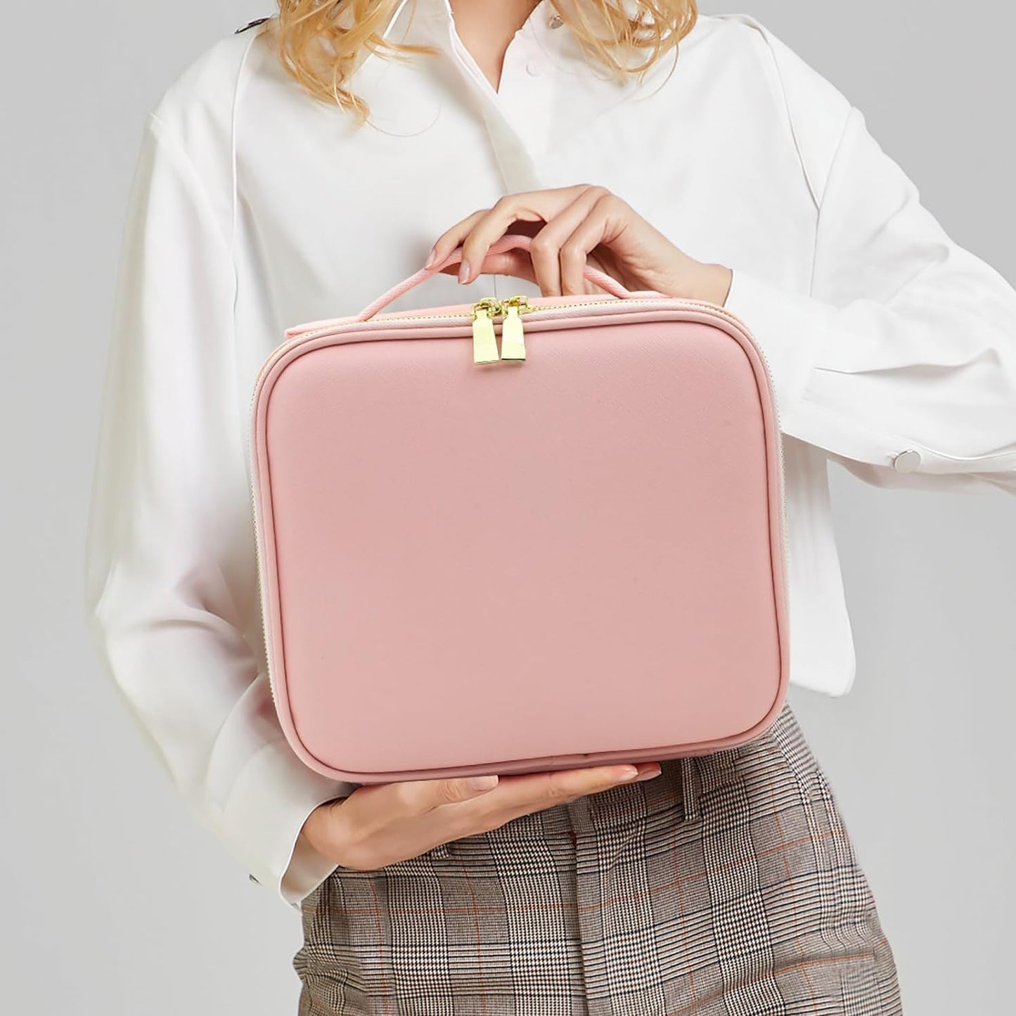 Glamora LED Organizer™ – Luxury pink box for cosmetics with lighting.