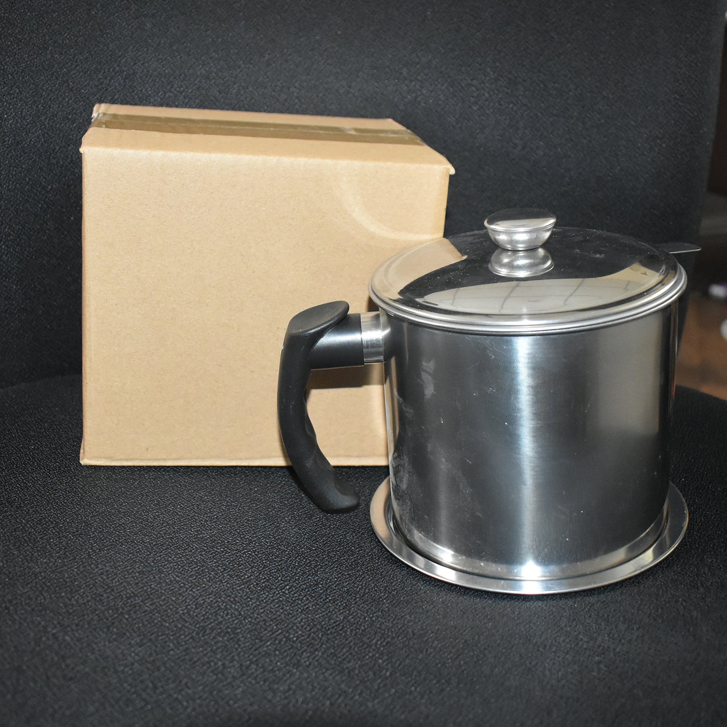 PureOil Strainer Pot™ – Stainless steel pot with lid & fine mesh filter.